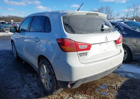 2015 Mitsubishi Outlander Sport Es z USA, uszkodzony, nr VIN 4A4AP3AU6FE029039